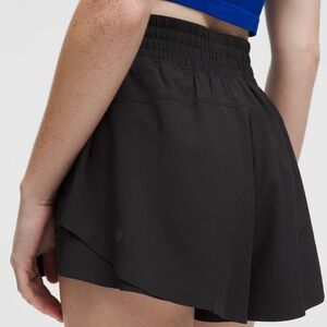 lululemon athletica Black Shake It Out 2.5” Shorts